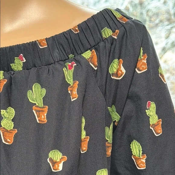 Black Cactus Print, Cotton, Off-Shoulder Top, 3/4 Sleeve, Like New, Large - Picture 3 of 10